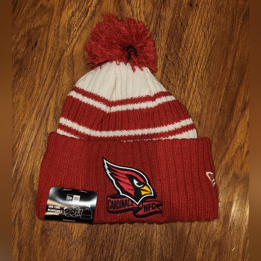Arizona Cardinals New Era 2022 Sideline Sport Cuffed Pom Knit Toque Hat Beanie